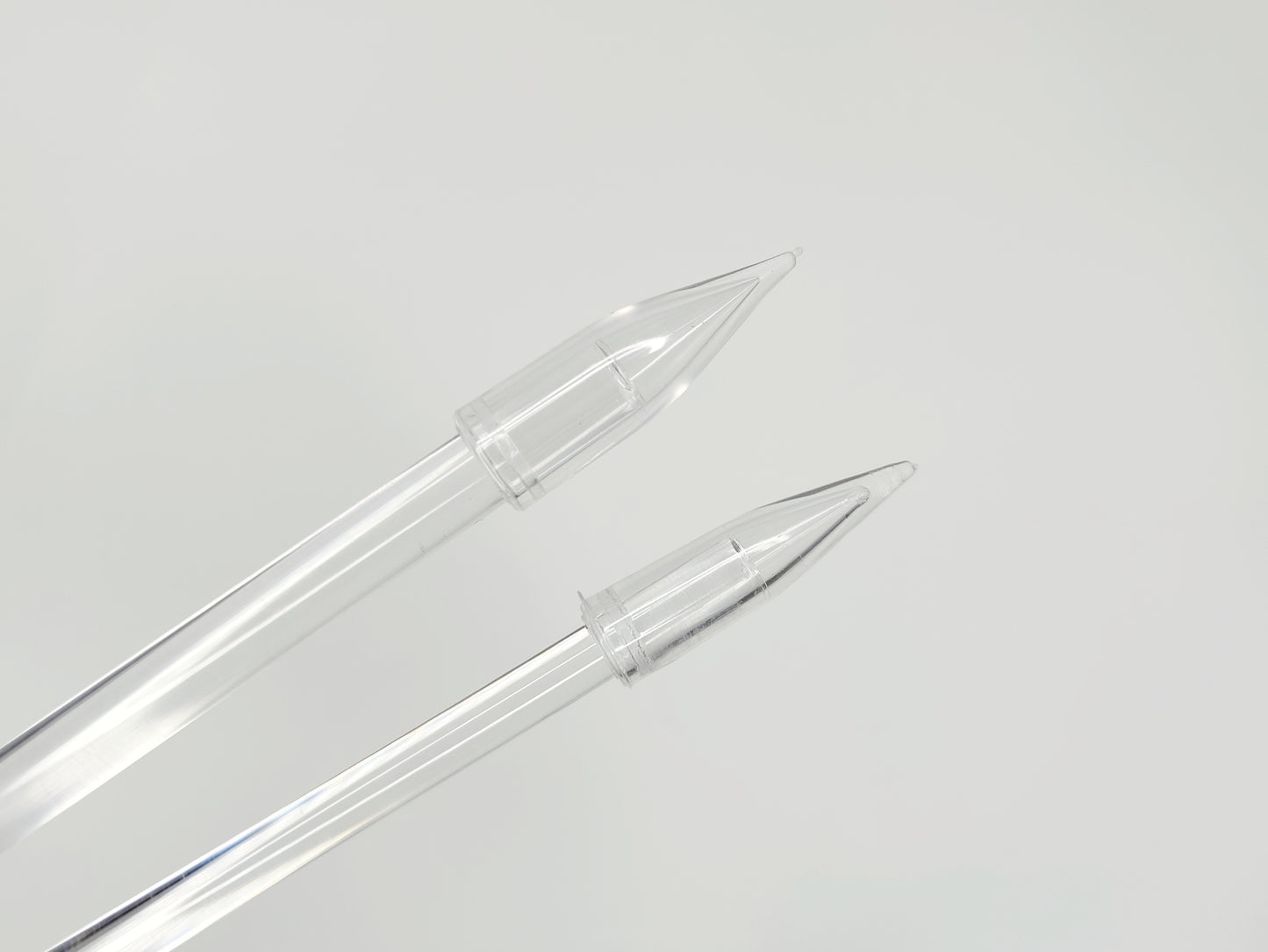 showing removeable pointed anchors at ends of stakes
