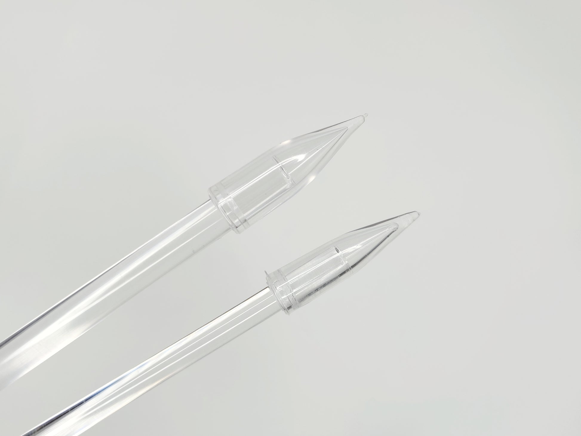 showing removeable pointed anchors at ends of stakes